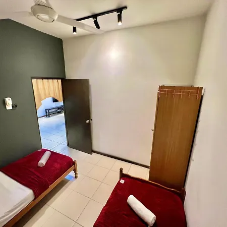 Medina Homestay Chukai Kemaman Exterior photo